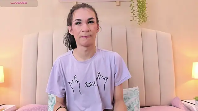 Mia thompson 19 online show from 01/15/26, 07:06