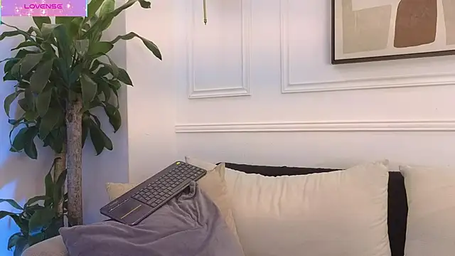 Mia thompson 19 online show from 03/03/26, 07:31