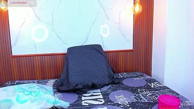 Mia thompson 19 online show from 03/24/26, 06:57