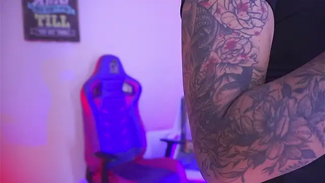 madelyn rose  online show from 11/28/25, 01:41