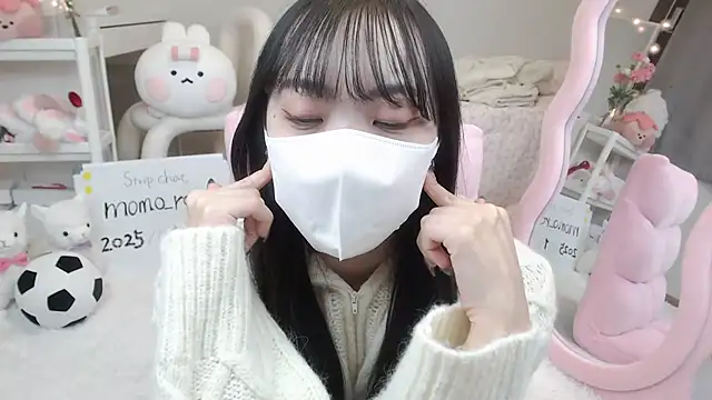 momo room online show from 01/04/25, 11:00