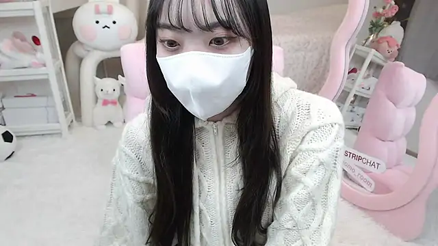 momo room online show from 01/12/25, 09:40