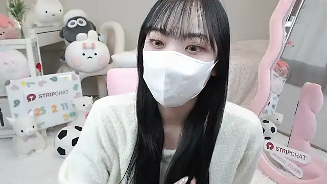 momo room online show from 02/11/25, 06:40