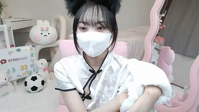 momo room online show from 02/22/25, 01:24