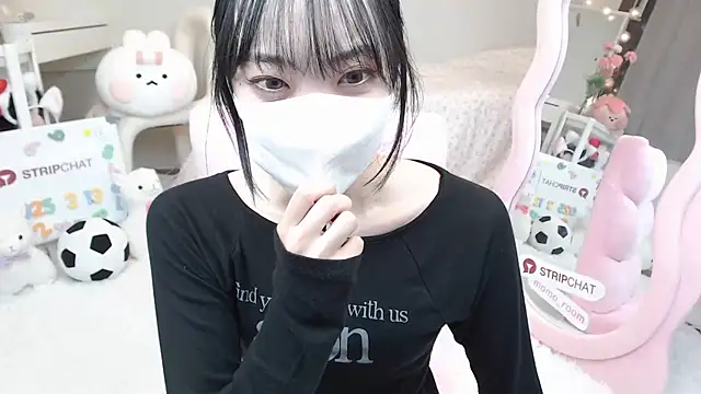 momo room online show from 03/13/25, 01:29