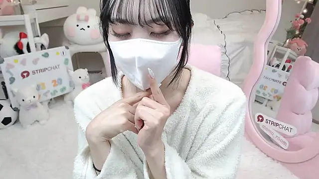 momo room online show from 03/20/25, 11:05