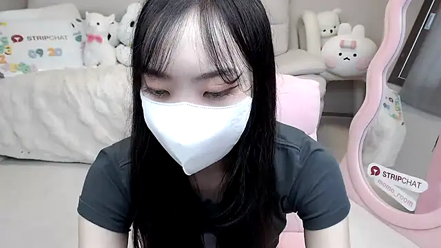 momo room online show from 09/20/25, 06:36