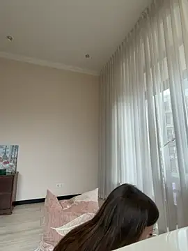 Hott Lolla online show from 11/18/25, 08:52