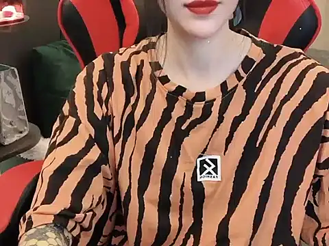 Snapshot of witch-39 chatting on 12/02/24, 03:36 witch-39 online show from 12/02/24, 03:36