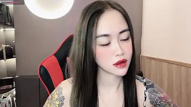 Snapshot of witch-39 chatting on 12/13/24, 06:16 witch-39 online show from 12/13/24, 06:16