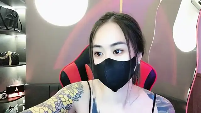 Snapshot of witch-39 chatting on 12/18/24, 03:04 witch-39 online show from 12/18/24, 03:04