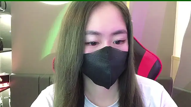 Snapshot of witch-39 chatting on 12/18/24, 11:40 witch-39 online show from 12/18/24, 11:40