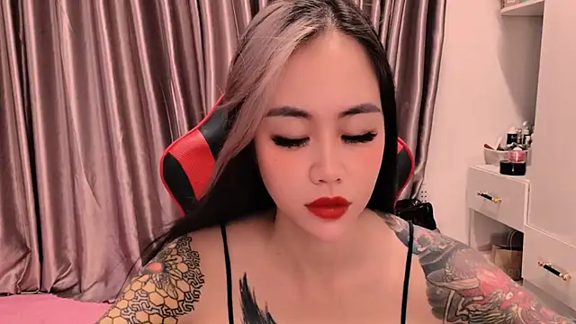 Snapshot of witch-39 chatting on 03/04/26, 08:31 witch-39 online show from 03/04/26, 08:31