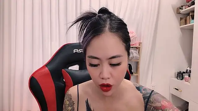 witch-39 online show from 04/18/26, 04:05