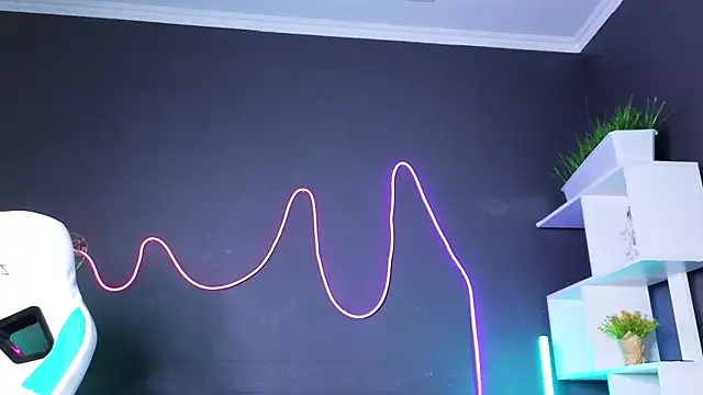 LitaBrom online show from 12/14/24, 04:23