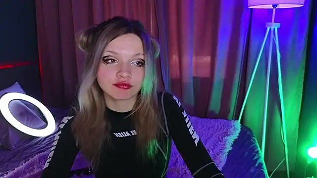 LitaBrom online show from 03/17/25, 11:21