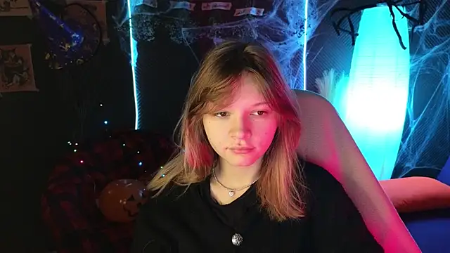 LitaBrom online show from 10/23/25, 01:38