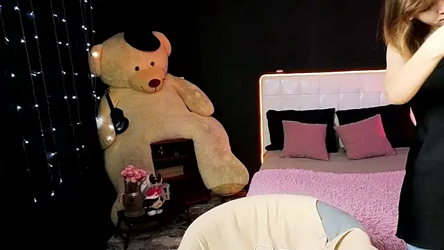 LitaBrom online show from 11/27/25, 02:57