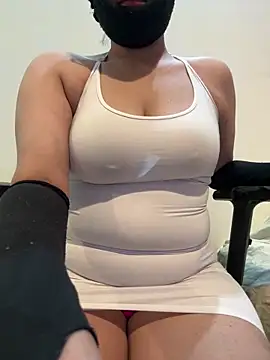 Snapshot of AditiIndia chatting on 02/09/25, 09:06 AditiIndia online show from 02/09/25, 09:06