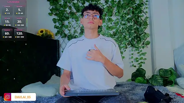 Daviid laidd online show from 11/17/25, 01:17