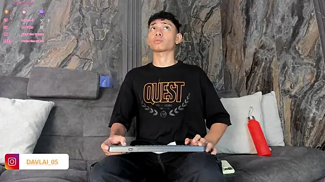 Daviid laidd online show from 04/07/26, 07:25