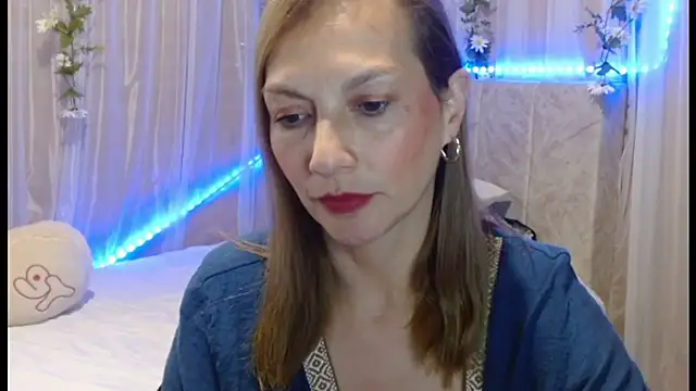 italagomez  online show from 01/19/25, 11:45