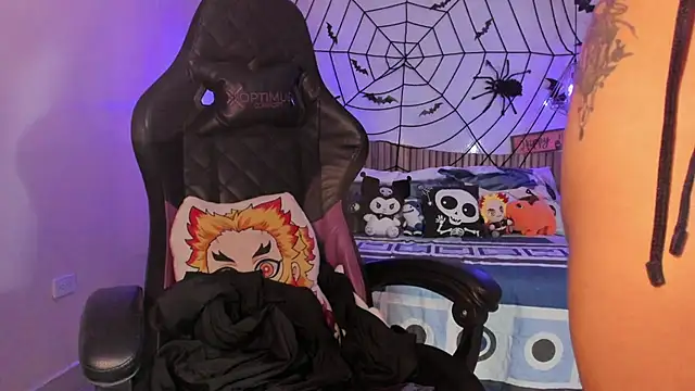 IamNayuta online show from 10/28/25, 07:49