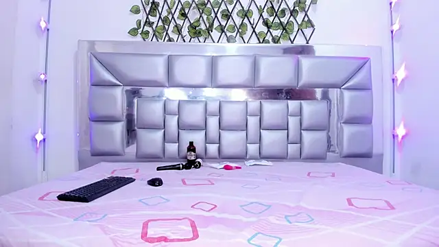 Snapshot of sweetebonny1 chatting on 02/27/26, 05:46 sweetebonny1 online show from 02/27/26, 05:46