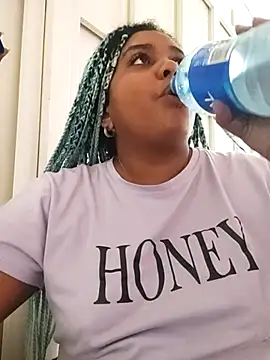 ELLA KELLY online show from 03/20/25, 12:00