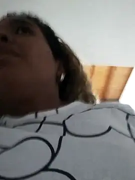 ELLA KELLY online show from 10/19/25, 11:33