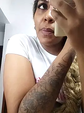 ELLA KELLY online show from 12/19/25, 12:01