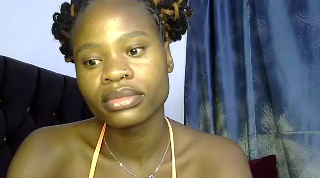 Snapshot of sweetblackbeauty001 chatting on 02/08/25, 01:22 sweetblackbeauty001 online show from 02/08/25, 01:22