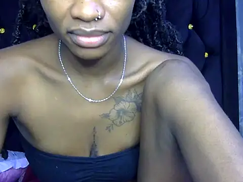 Snapshot of sweetblackbeauty001 chatting on 09/09/25, 08:25 sweetblackbeauty001 online show from 09/09/25, 08:25
