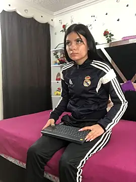 1lovelygirls online show from 10/17/25, 12:08