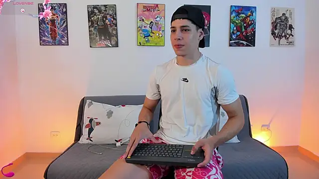 jonathanjoestar  online show from 01/09/26, 09:27