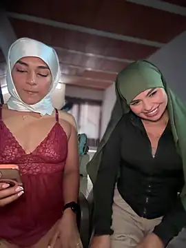 lalilamassu1 online show from 04/12/26, 06:35