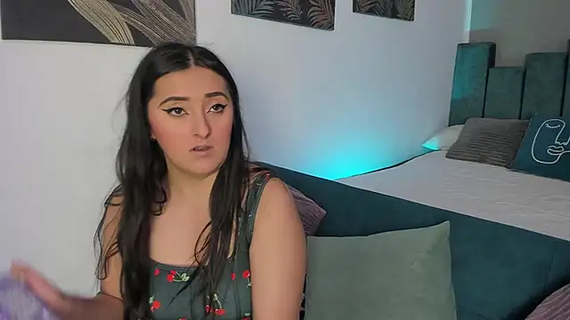 Kathia Morelli online show from 10/18/25, 12:17