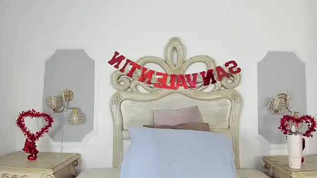 Sara  Williams online show from 02/14/25, 03:43