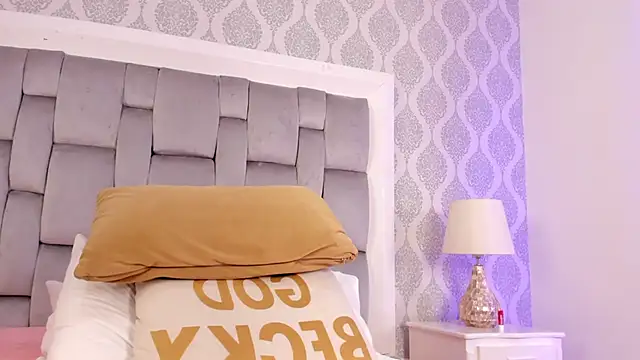 Sara  Williams online show from 03/21/25, 04:06