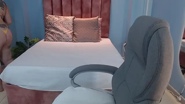 Violetta rainbow online show from 11/27/25, 03:52