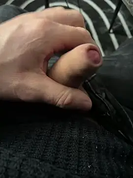 Snapshot of dimitriei chatting on 02/13/25, 09:51 dimitriei online show from 02/13/25, 09:51