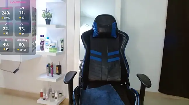 -MiaDelight- online show from 03/20/25, 01:59