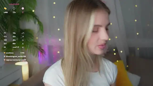 Snapshot of Fluffy-Angel chatting on 12/06/24, 02:06 Fluffy-Angel online show from 12/06/24, 02:06