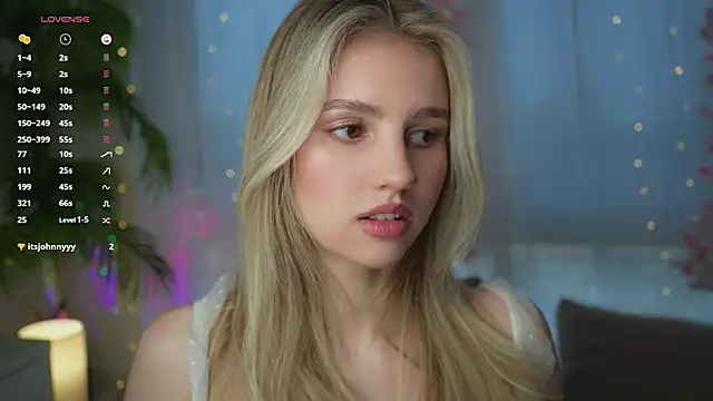 Snapshot of Fluffy-Angel chatting on 01/26/25, 07:53 Fluffy-Angel online show from 01/26/25, 07:53