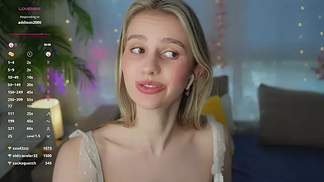 Snapshot of Fluffy-Angel chatting on 01/26/25, 10:55 Fluffy-Angel online show from 01/26/25, 10:55