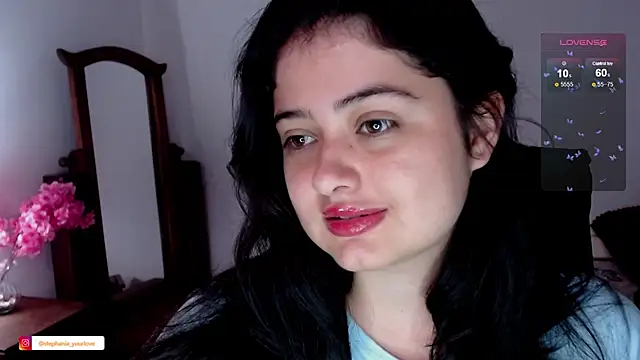 Stephania 18 online show from 11/28/25, 02:53