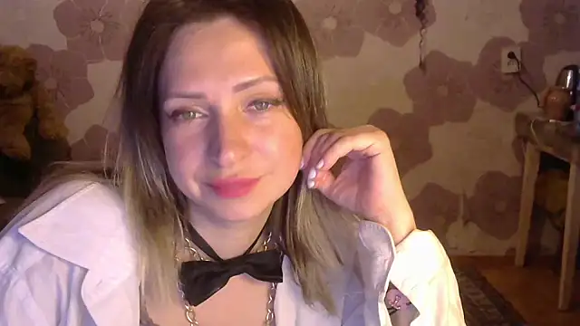 Snapshot of Queen_Daenerys chatting on 09/13/25, 08:52 Queen Daenerys online show from 09/13/25, 08:52