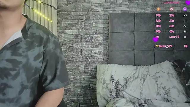 HotCouple 697 online show from 05/24/26, 10:48