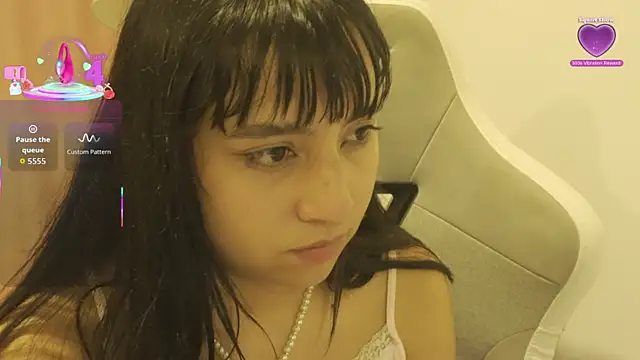 Snapshot of emitaa17228o chatting on 05/30/26, 01:46 emitaa17228o online show from 05/30/26, 01:46