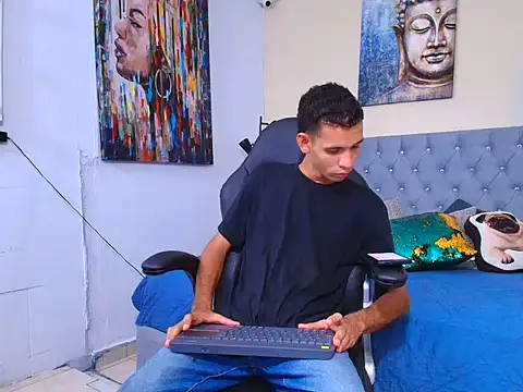 tonny 23cm  online show from 09/08/25, 06:51